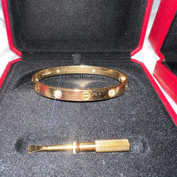 Cartier D’Amour earrings and Love bracelet 4 diamonds - Picture 4 of 17